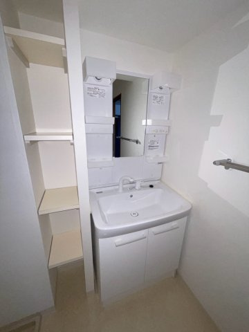 クオリティ西芦屋２の洗面所