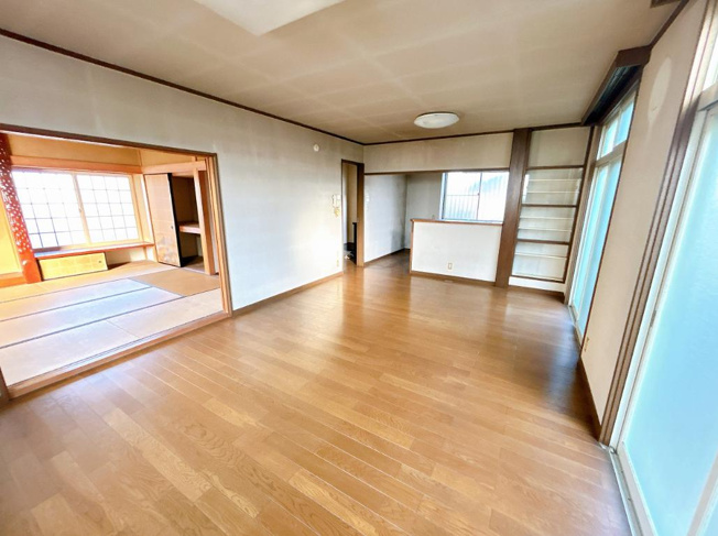 【居間・リビング】 | 土浦市富士崎2丁目　中古戸建