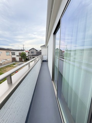三郷市戸ケ崎5丁目　新築戸建　全10棟　E号棟のバルコニー|南向きの陽当たり良好なバルコニー