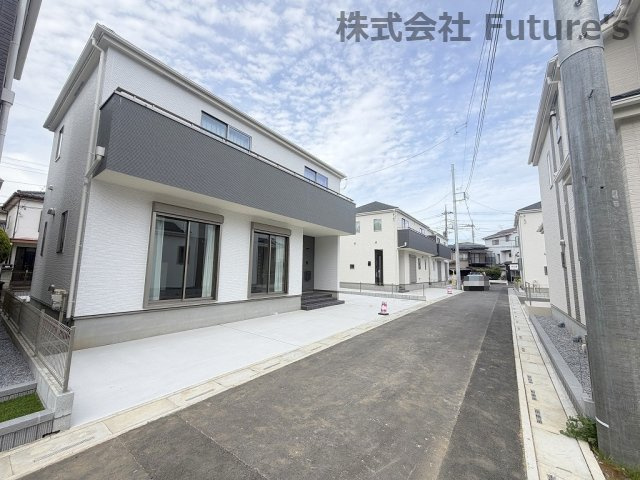 三郷市戸ケ崎5丁目　新築戸建　全10棟　E号棟の前面道路含む現地写真|前面道路含む現地写真です。