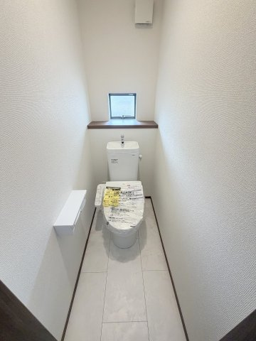 三郷市戸ケ崎5丁目　新築戸建　全10棟　E号棟のトイレ|2階のトイレです