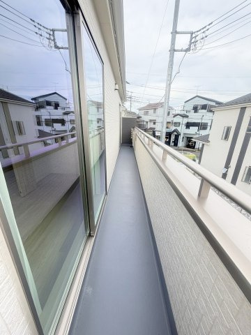 三郷市戸ケ崎5丁目　新築戸建　全10棟　F号棟のバルコニー|南向きの陽当たり良好なバルコニー