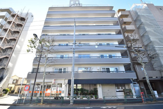 【外観】 | 中落合マンション | 手入れの行き届いた外壁やエントランスなど、「見ればわかる」レベルで清潔感を保ったマンションです。築年数を感じさせない姿で皆様をお出迎えします。～即日のご見学可能～　お問合せはお気軽にどうぞ。