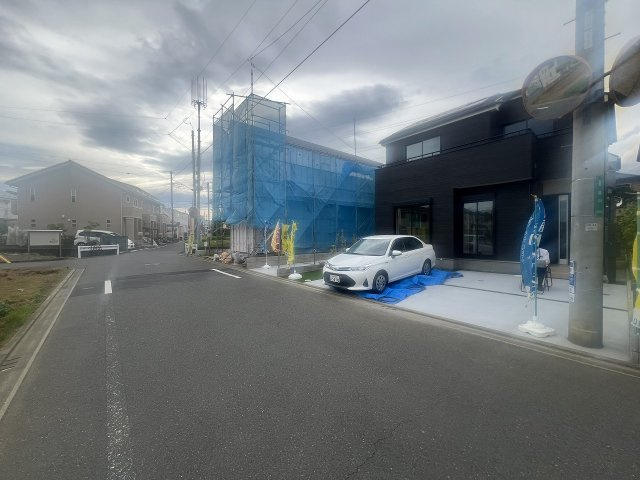 日野市落川Ⅴの前面道路含む現地写真