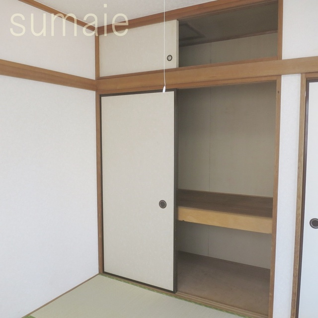ストークプラザの収納|天袋付きのたっぷり収納できる押し入れです♪