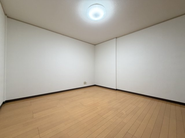 コーポアイザワの居間・リビング