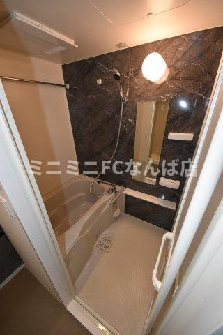ミラージュパレス本町Departの浴室