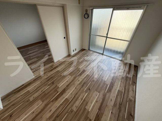 Serie 東大阪の内装
