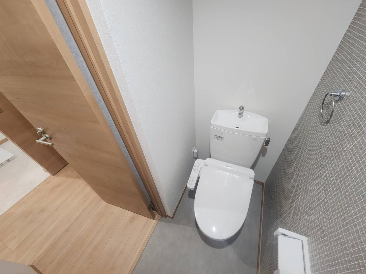 Prevoyance直方駅前のトイレ|同建物別部屋 現況優先