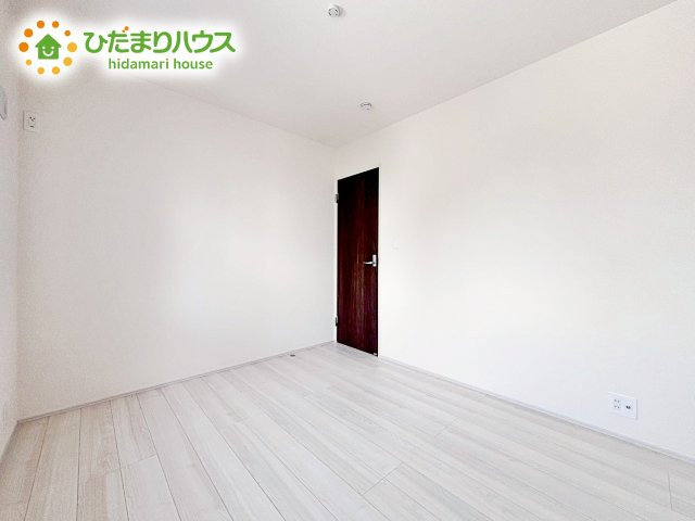 【洋室】 | 石岡市府中2期　新築戸建 | 机にベットを置けば子供部屋の完成です！