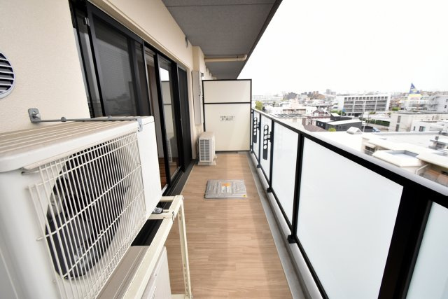 La　Douceur西宮北口のバルコニー
