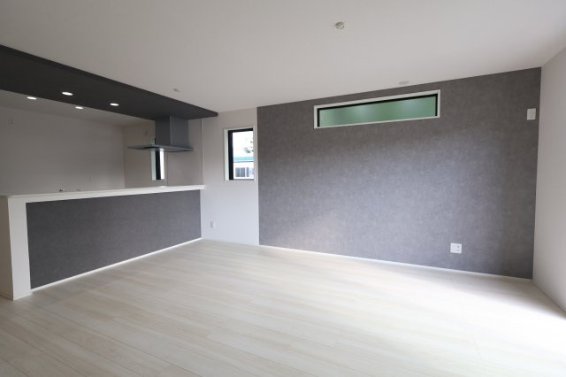 《仲介手数料無料》志木市下宗岡４丁目14-38新築一戸建てグラファーレの居間・リビング