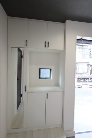 《仲介手数料無料》志木市下宗岡４丁目14-38新築一戸建てグラファーレの玄関