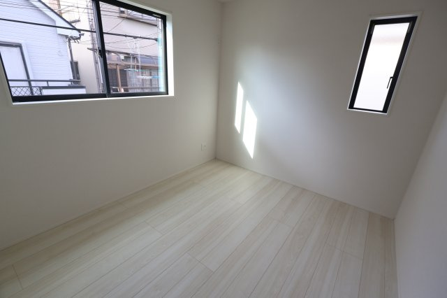 《仲介手数料無料》志木市下宗岡４丁目14-38新築一戸建てグラファーレの洋室|2階 5.25帖