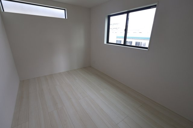 《仲介手数料無料》志木市下宗岡４丁目14-38新築一戸建てグラファーレの洋室|2階 6帖