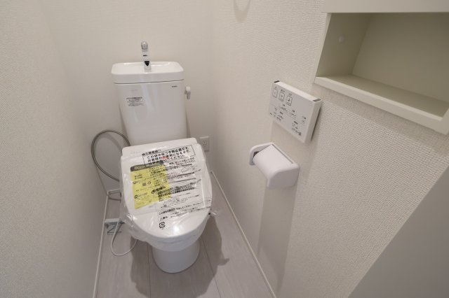 《仲介手数料無料》志木市下宗岡４丁目14-38新築一戸建てグラファーレのトイレ|2階