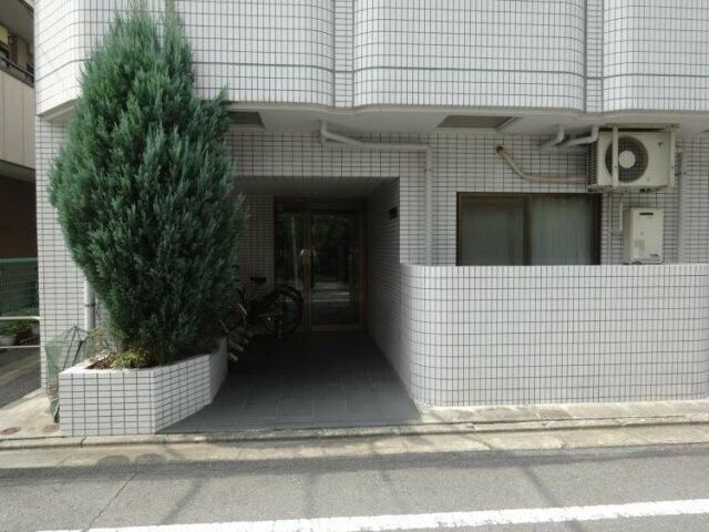 目黒フラワーハイホームのエントランス