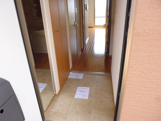 コンフォート小山Bの玄関