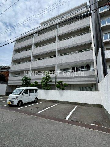 シャトー中島 本館の駐車場|駐車場があります