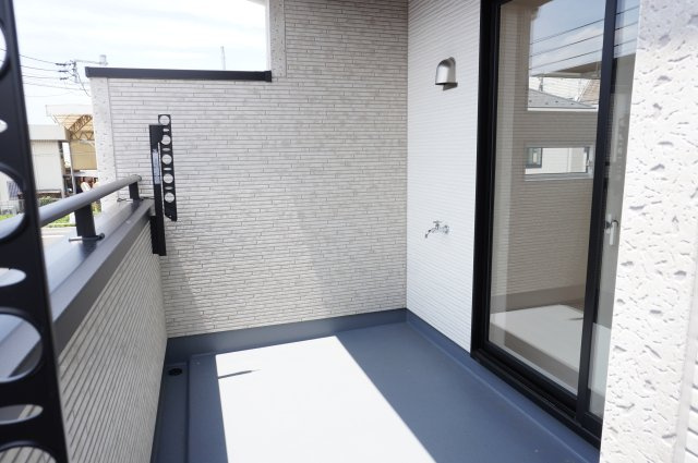 草加市新善町 新築分譲住宅 全8棟 4号棟のバルコニー
