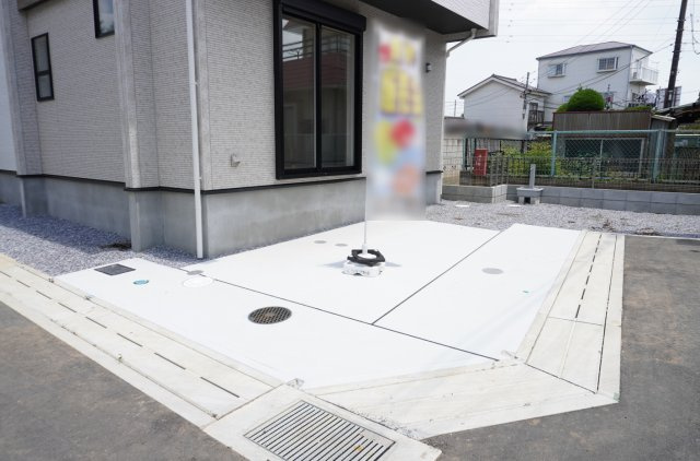 草加市新善町 新築分譲住宅 全8棟 4号棟の駐車場