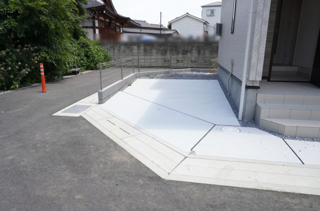 草加市新善町 新築分譲住宅 全8棟 4号棟の駐車場