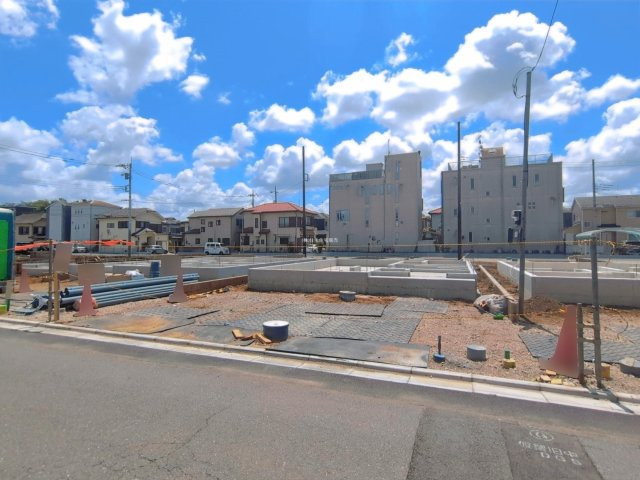 入間郡三芳町大字北永井の新築一戸建の外観|37坪以上のゆとりの敷地に建つ4LDK ！
折上天井で開放的な18帖のリビング♪
