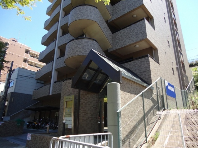 アルカサール西神戸のエントランス