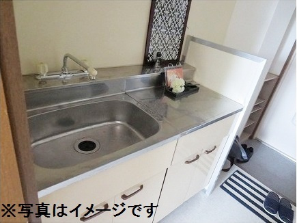 メイワマンションのキッチン|お料理しやすいキッチンです