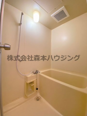 【浴室】 | 　メナール香里園 | ゆったり過ごせるお風呂です