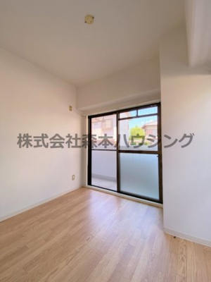【洋室】 | 　メナール香里園 | きれいな洋室です