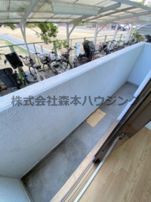 【バルコニー】 | 　メナール香里園 | 洋室側のバルコニーです