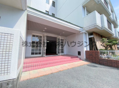 【エントランス】 | 　メナール香里園 | ゆとりのあるエントランスです