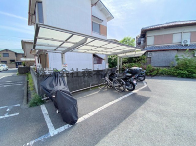 【その他共用部分】 | 　メナール香里園 | 駐輪場です
