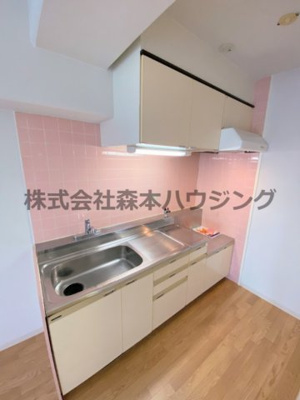 【キッチン】 | 　メナール香里園 | キッチンでお料理をお楽しみください