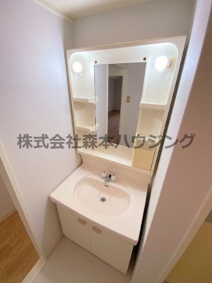 【独立洗面台】 | 　メナール香里園 | 独立洗面台、朝の身支度には欠かせません