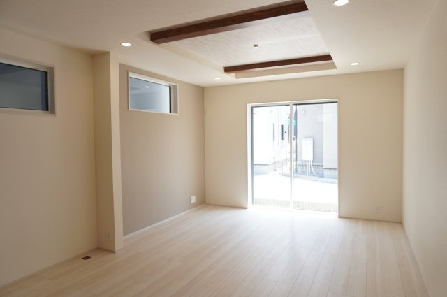 草加市新善町 新築分譲住宅 全8棟 5号棟の居間・リビング
