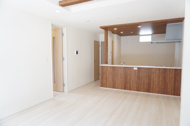草加市新善町 新築分譲住宅 全8棟 5号棟の居間・リビング
