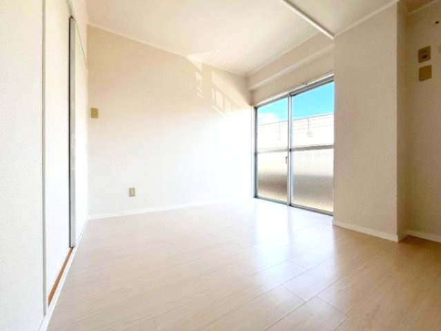 メゾンサーブルの寝室|落ち着いて過ごせるお部屋なので、寝室にいかがでしょうか