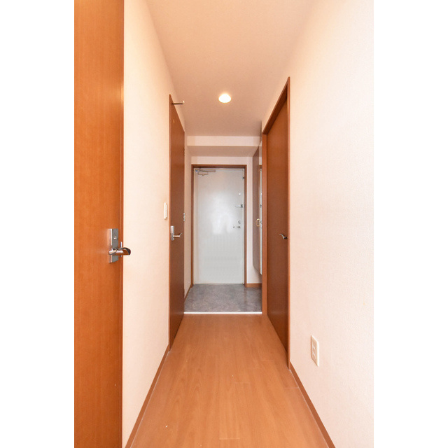 Gramercy Shirakawa Koenの玄関|収納もある玄関です