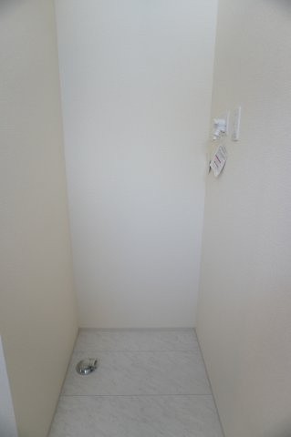 草加市新善町 新築分譲住宅 全8棟 8号棟のランドリースペース