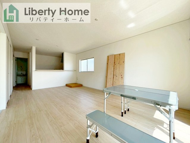 五霞町小手指第1　新築戸建の居間・リビング