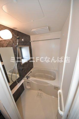 ミラージュパレス本町Departの浴室