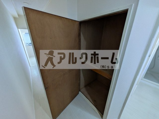 コーポ柏原の収納|コーポ柏原　バルコニー