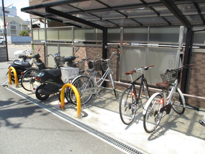 【その他共用部分】 | アサヒマンション | 屋根付きの駐輪場です