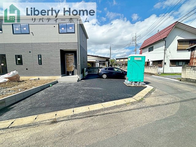 土浦市天川第4　新築戸建て　1号棟の前面道路含む現地写真