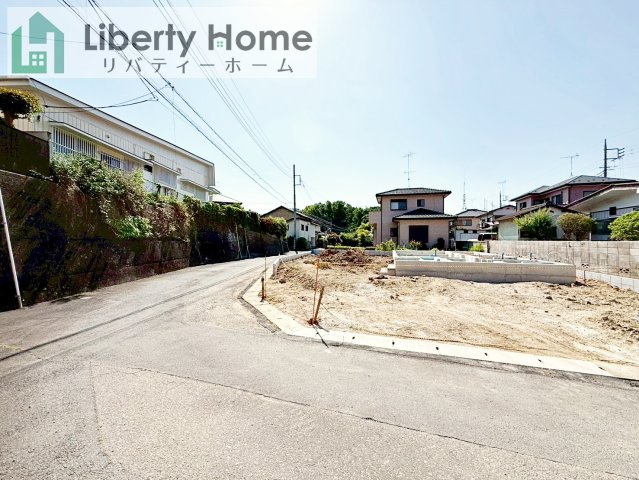 土浦市天川第4　新築戸建て　1号棟の前面道路含む現地写真