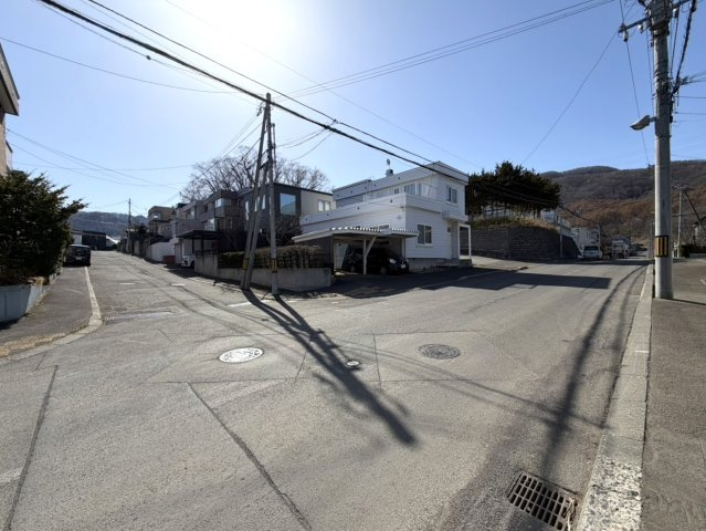 西野11条9丁目の前面道路含む現地写真