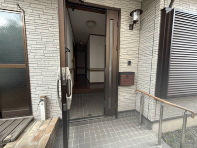 【玄関】 | 森野2丁目戸建（モリノ二チョウメコダテ）