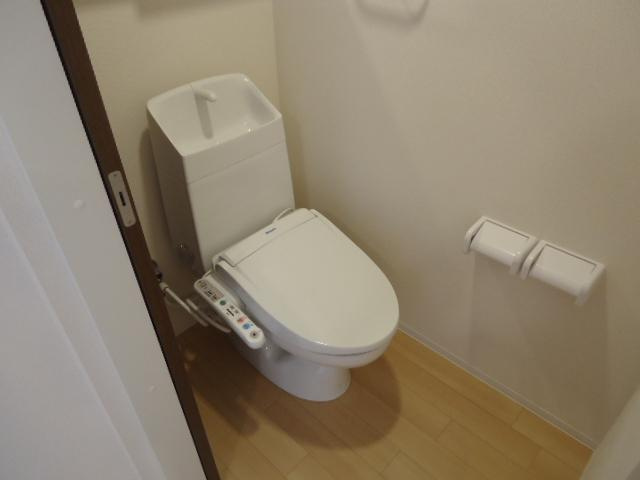 クレシアⅠのトイレ|シャワー付トイレ